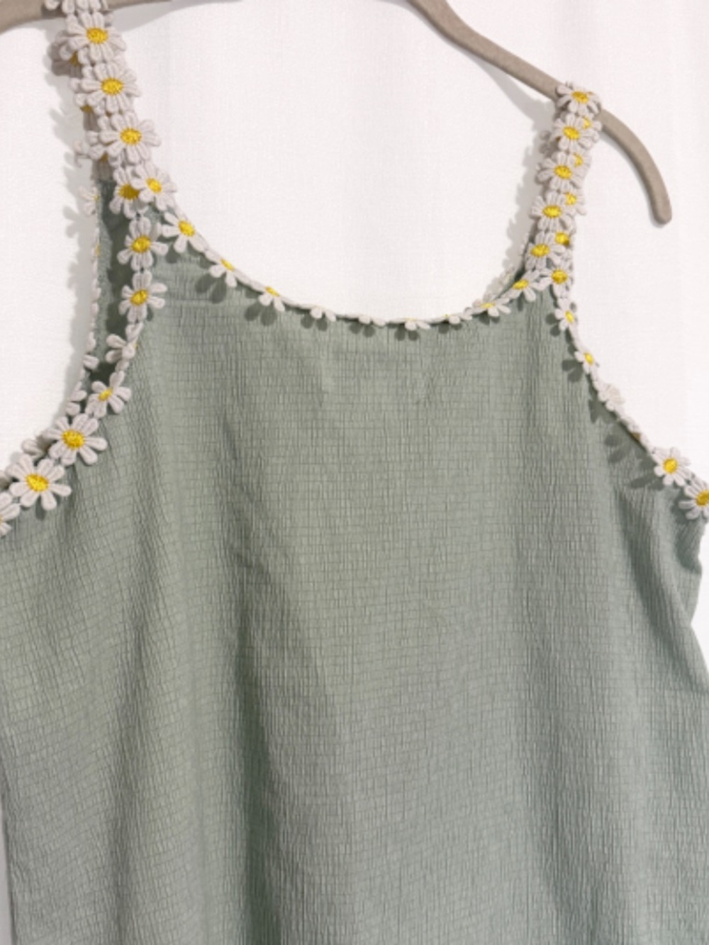 Vintage 90s Kikit Sage Green Daisy Trim Boho Camisole Tanktop Size Medium - Picture 5 of 10